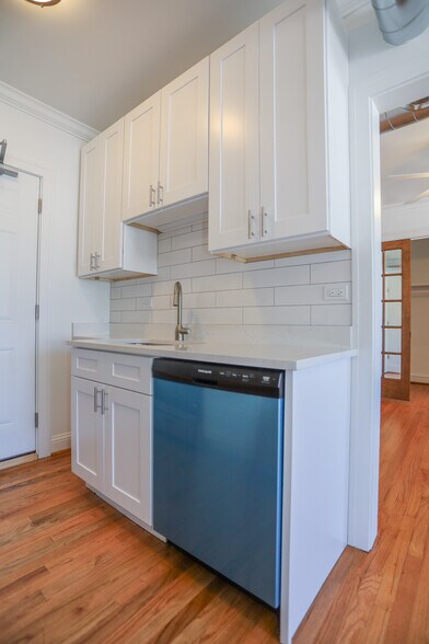 Building Photo - 4415 N Hamilton Ave