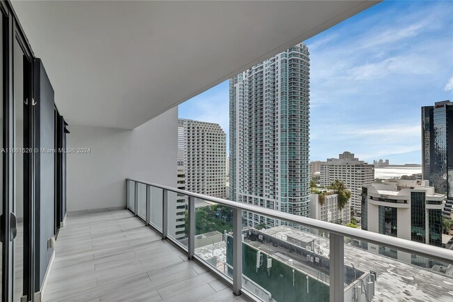 Building Photo - 1010 Brickell Ave