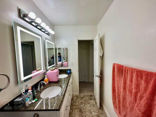 Building Photo - 1534 Stanford Ave