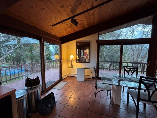 Building Photo - 278 Charlestown Beach Rd