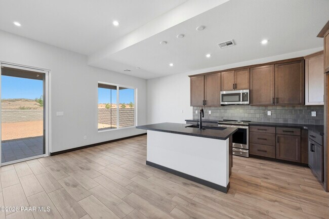 Building Photo - 5170 N Jeffers Ave