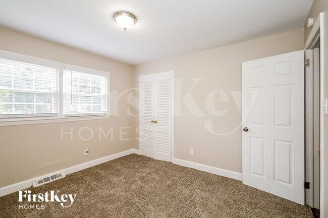 Building Photo - 1617 Calumet Pl