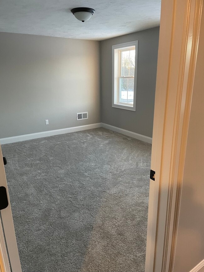 Building Photo - 13 Firefly Ln
