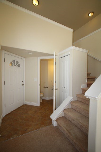 Building Photo - 3 Bedroom East Anchorage Condo!