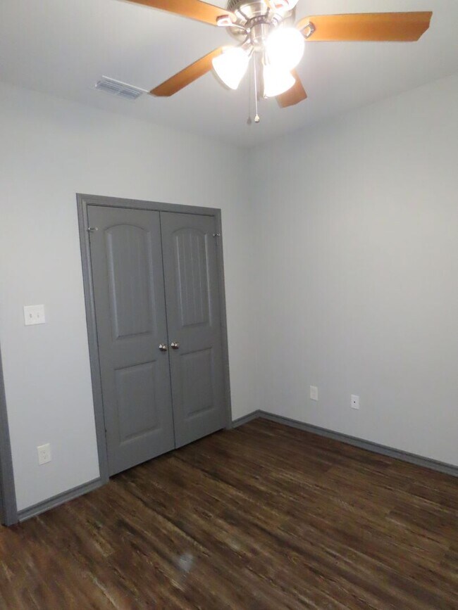Building Photo - 2528 Guinn Farms Rd