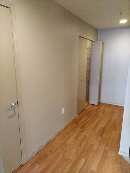 Building Photo - 1323 Boren Ave
