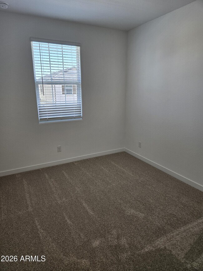 Building Photo - 3357 S Primrose