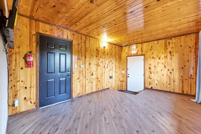 Building Photo - 509 Wallace Ln