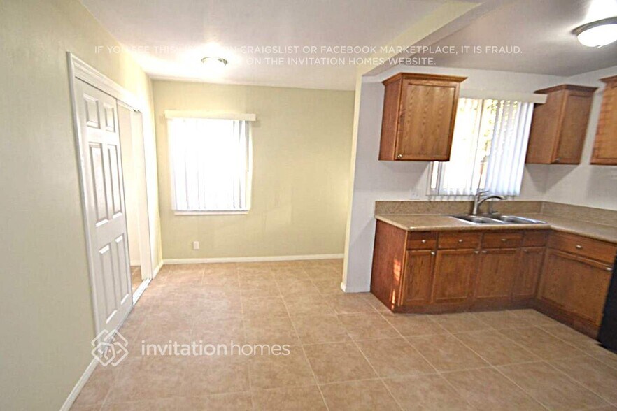 Building Photo - 7447 Loma Verde Ave