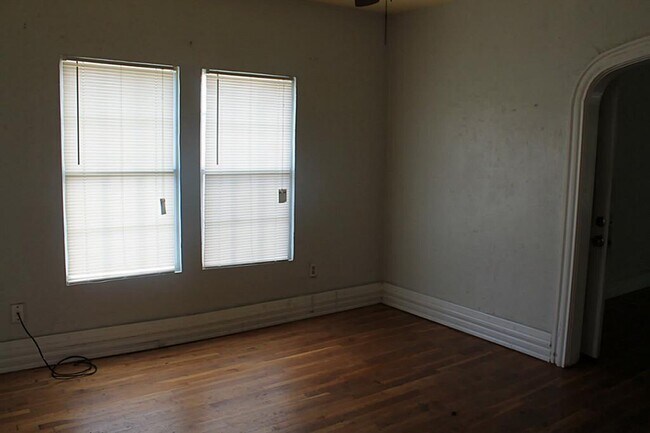 Building Photo - 2908 Truxillo St