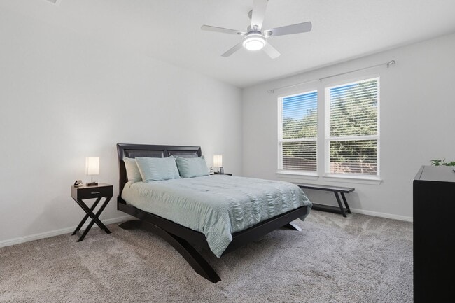 Building Photo - Modern 3BR Home with Main-Floor Primary!