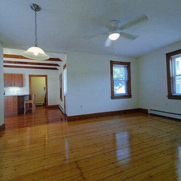 Building Photo - 376 Grove St