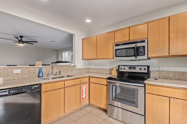 Building Photo - 597 W Casa Mirage Dr