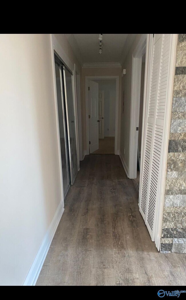 Building Photo - 1409 Liberty Dr