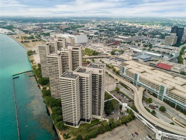 Building Photo - 300 Riverfront Dr