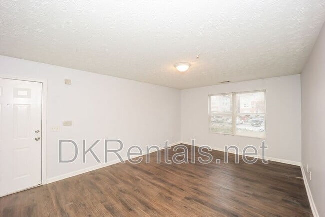 Building Photo - 12101 Fairington Ridge Cir