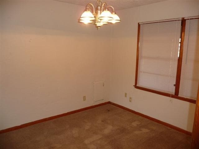 Building Photo - Cozy Family Home