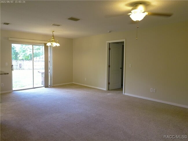 Building Photo - 6015 E Carmel Ln