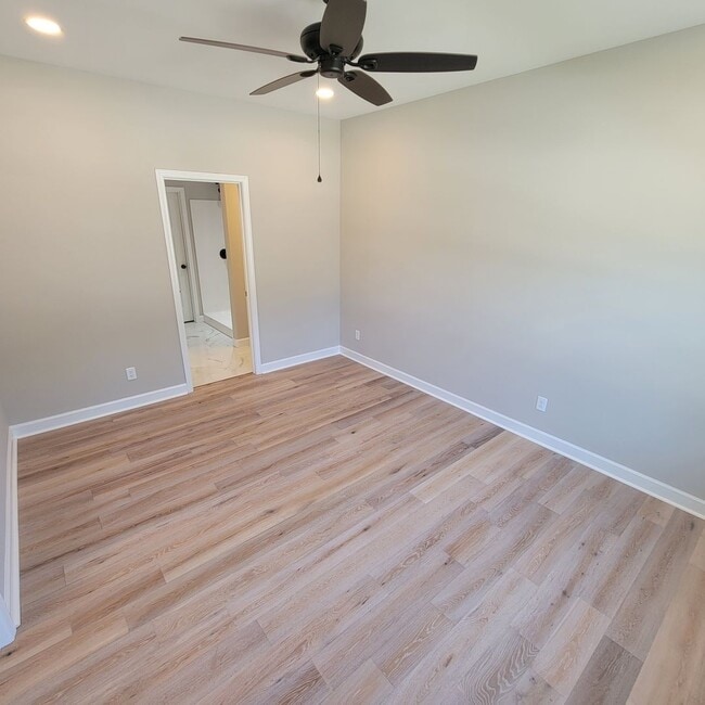 Building Photo - 3/2 Townhouse-Cookeville, TN