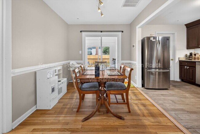 Building Photo - 1620 Melrose Pkwy