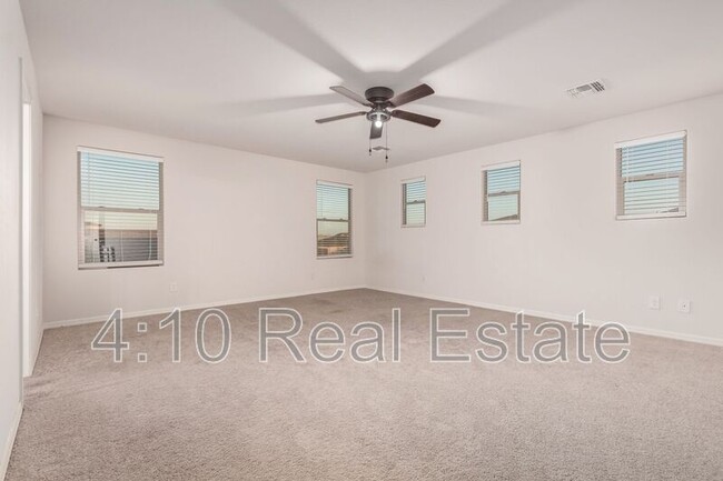 Building Photo - 142 W Impala Dr