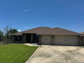 Building Photo - 5746 Periwinkle Ln