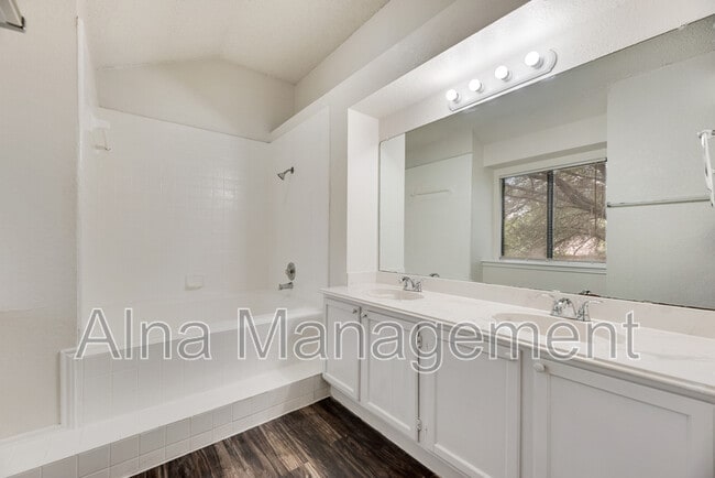 Building Photo - 7713 Rice Dr