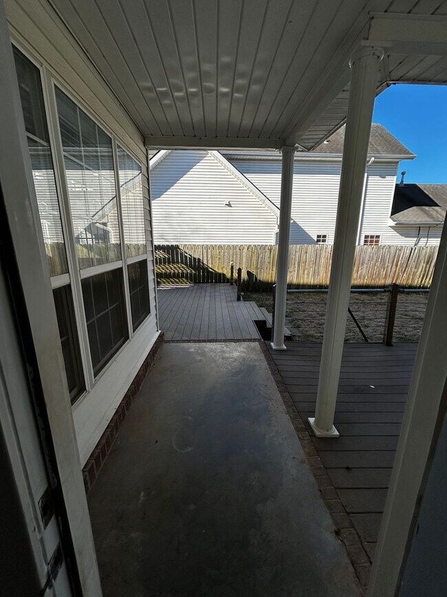 Building Photo - Fayetteville Home in Salem Village Subdivision!