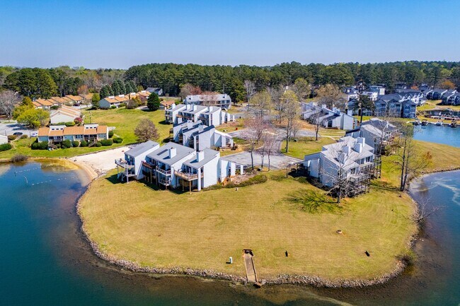 Building Photo - Lakefront Living at Fairfield Plantation