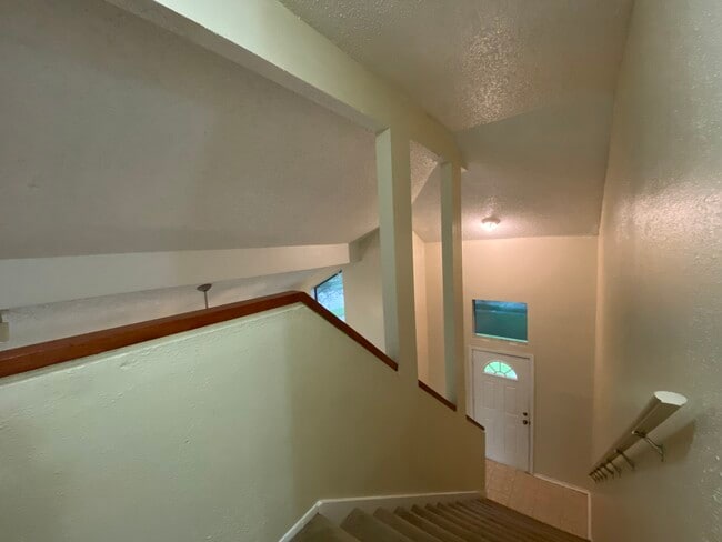 Building Photo - 10531 Golden Meadow Dr