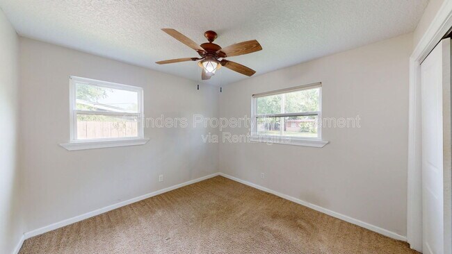 Building Photo - 11671 Shellfish Dr