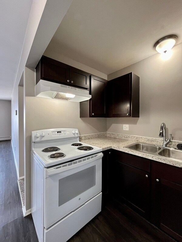 Building Photo - 249 Chestnut St