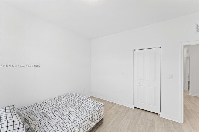 Building Photo - 18436 SW 136th Ct