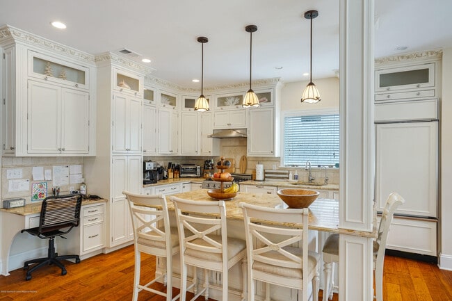 Building Photo - 108 Neptune Pl