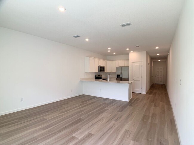 Building Photo - 697 Holly Lks Dr