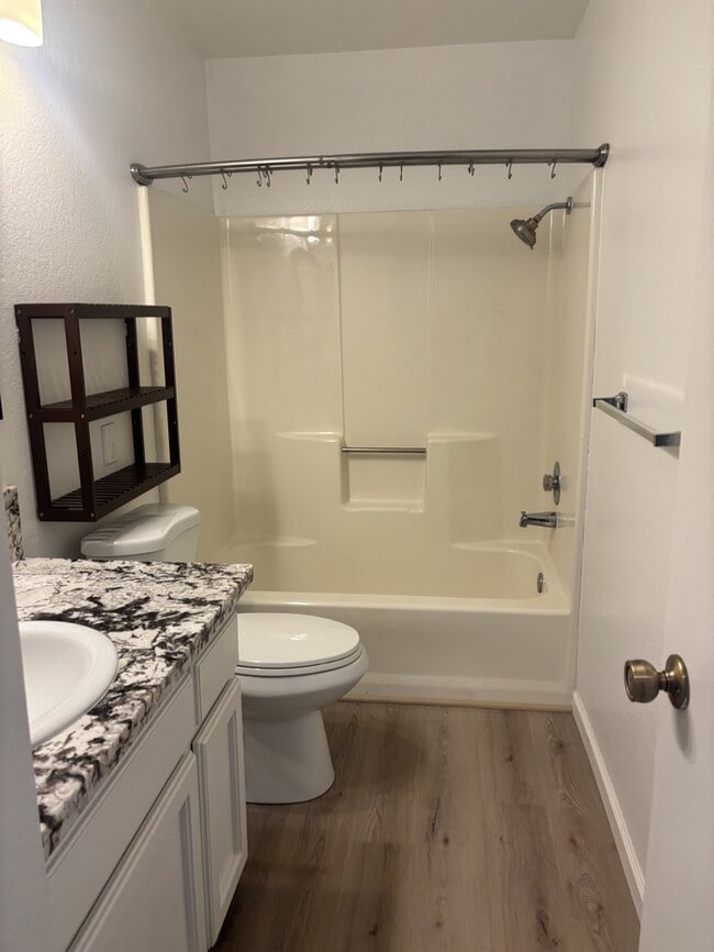 Building Photo - 2213 Camborne Dr