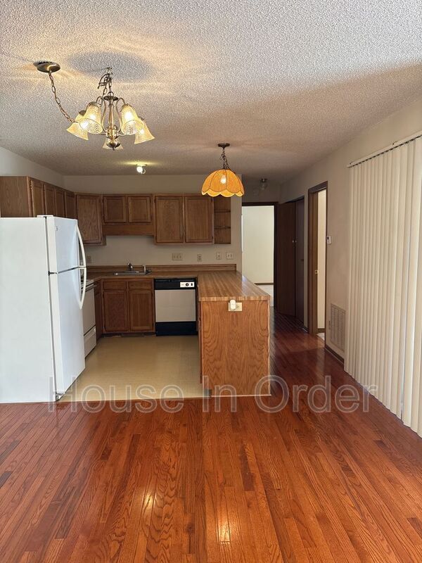 Building Photo - 1230-5 State Street