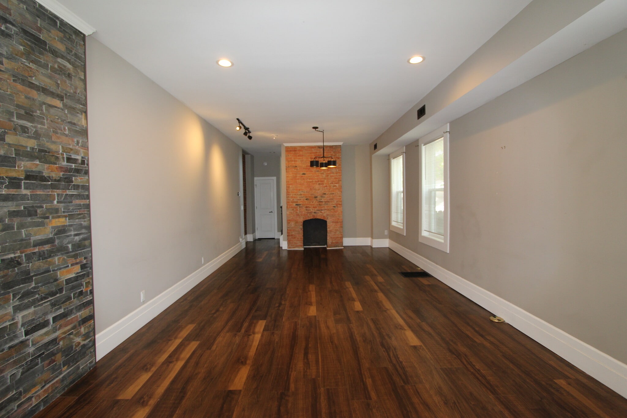 Building Photo - 164 N 18th St