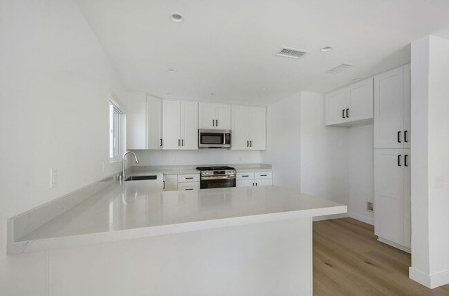 Building Photo - 312 Cazador Ln