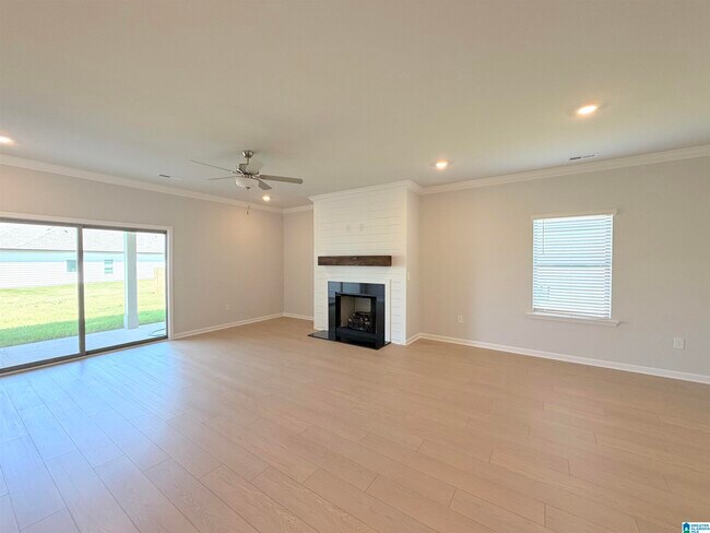 Building Photo - 237 Granby Ln