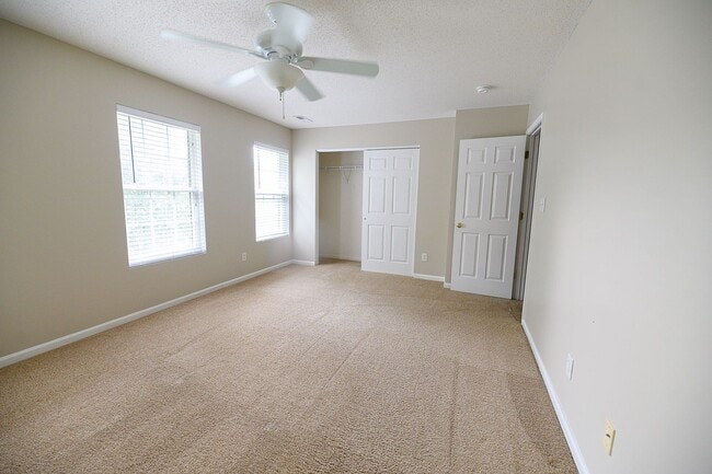 Building Photo - 2000 Lannigan Dr