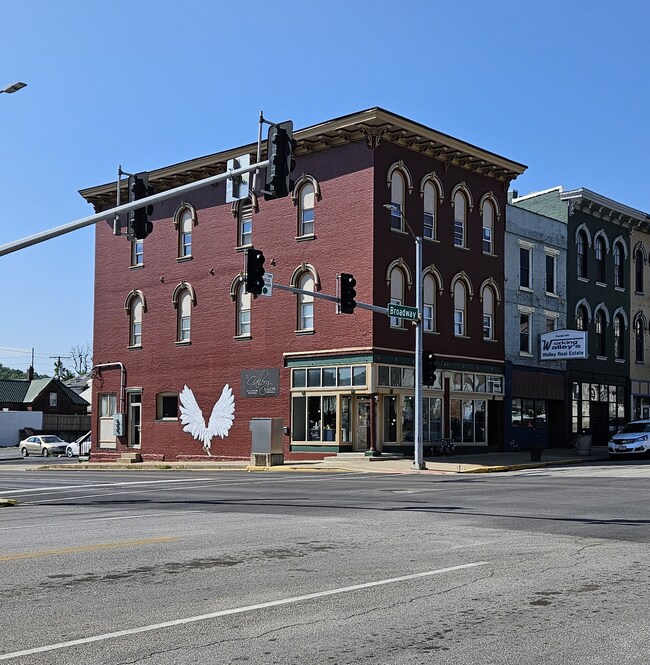 Building Photo - 301 Broadway
