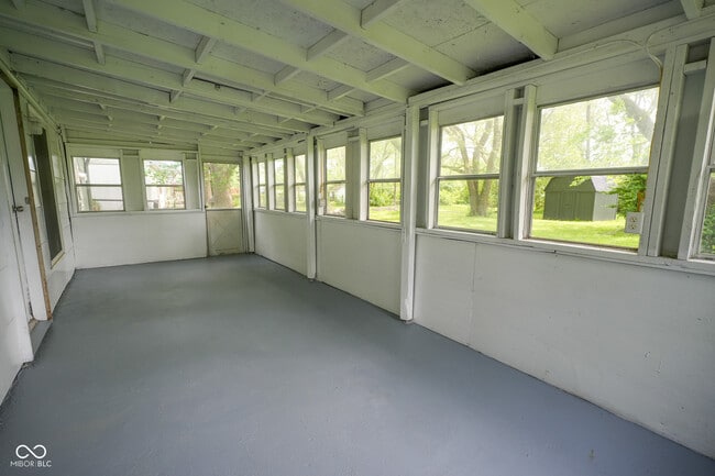 Building Photo - 710 Brooks Dr