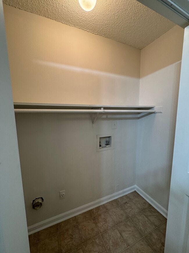 Building Photo - Welcome home!