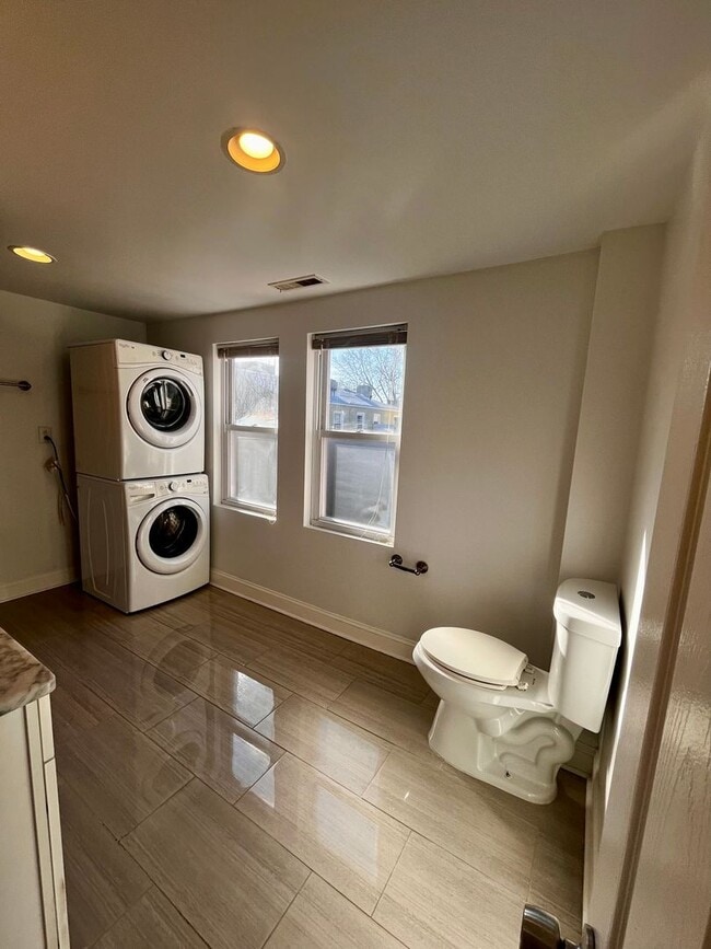 Building Photo - Beautiful newly renovated 2-bedroom 2 bath In Northern Liberties