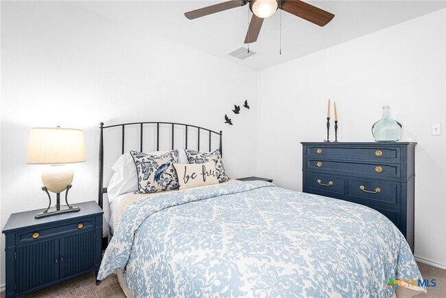 Building Photo - 175 Amber Gln