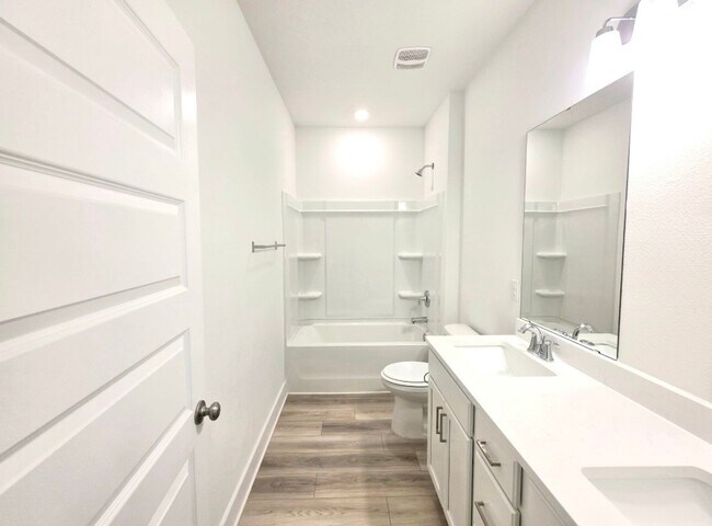 Building Photo - Spacious 2 Story Home - Saddle Ridge
