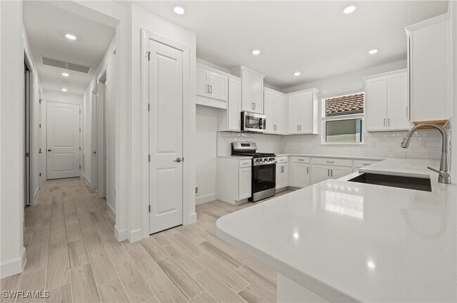 Building Photo - 15517 Vittorio St