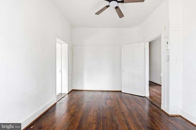 Building Photo - 3110 Main St