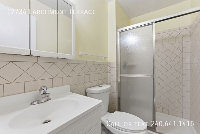 Building Photo - 17734 Larchmont Terrace